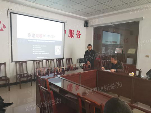 鞏董指示現(xiàn)場 鞏董指示現(xiàn)場